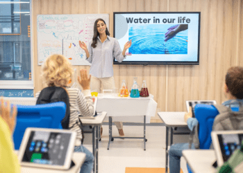 How Interactive Flat Panels Are Improving Science & Math Teaching in Nagpur Schools