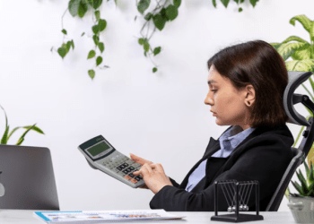 How Modern Accounting Software Combines Invoicing, Payments & Financial Insights